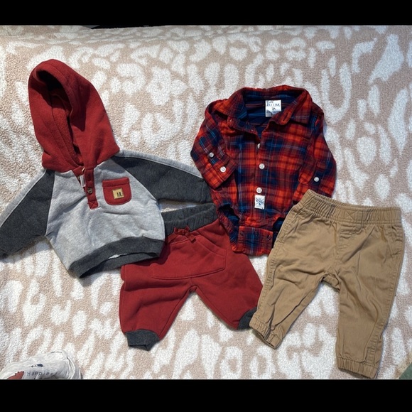 Baby Boy Lot- Carters Size 3 Months - Picture 6 of 7